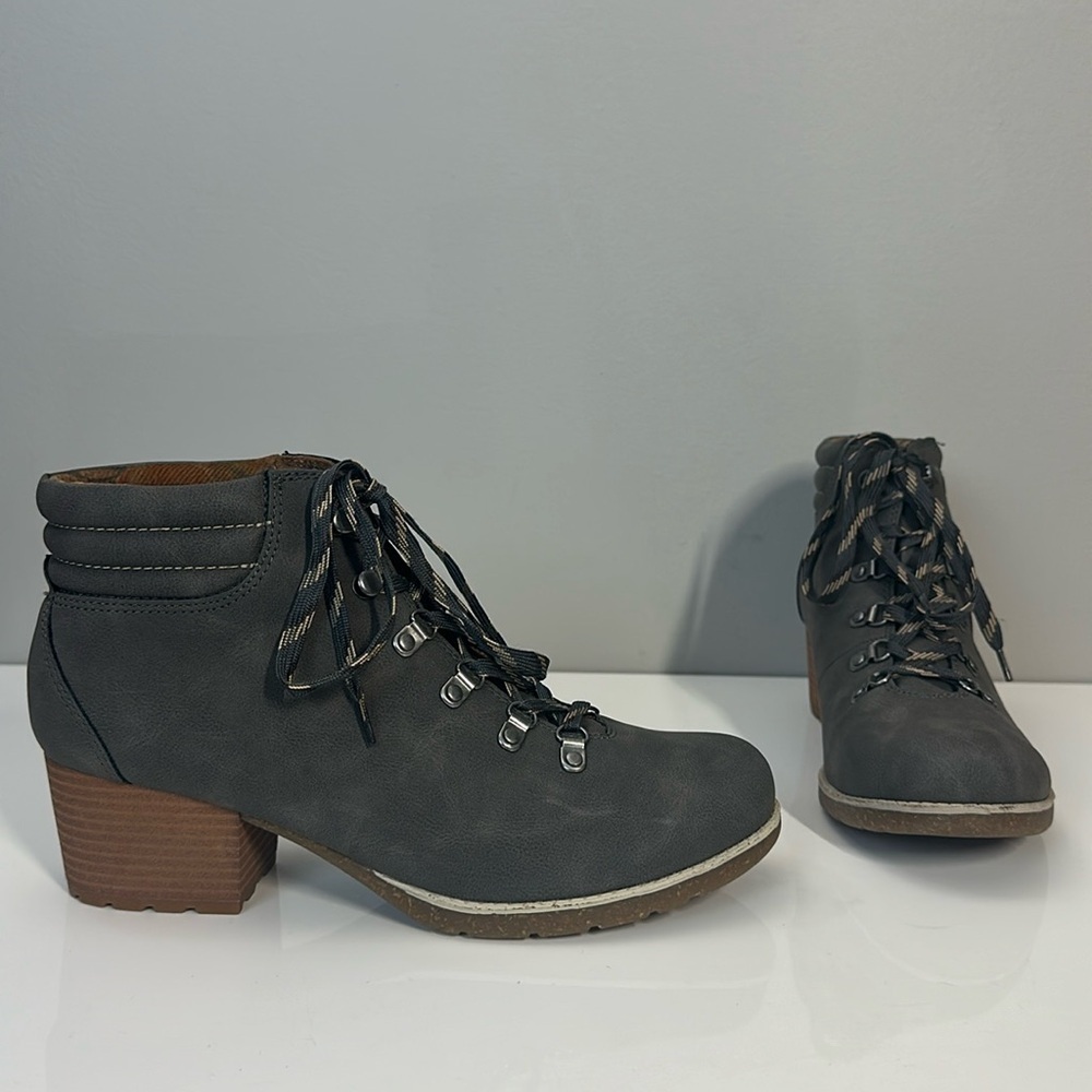BOC Alder Faux Leather Lace Up Gray Ankle Boots Size 9.5